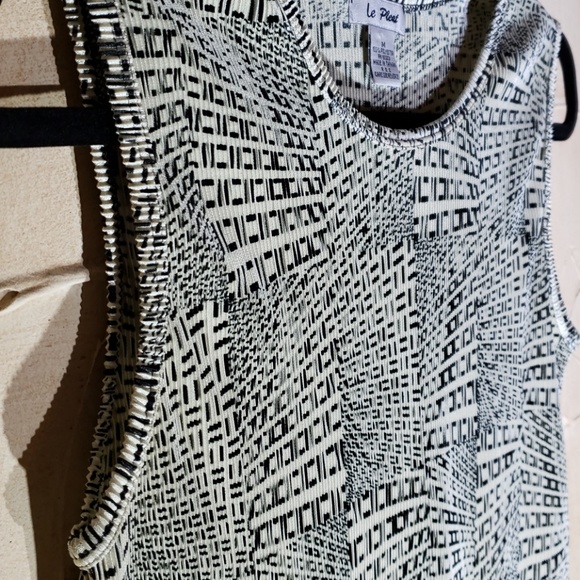 Le Pleat Tan & Black Tank Top Blouse Medium - Picture 6 of 8